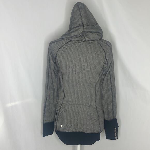 Lululemon black and grey herringbone think fast hoodie size 4 - Picture 3 of 10